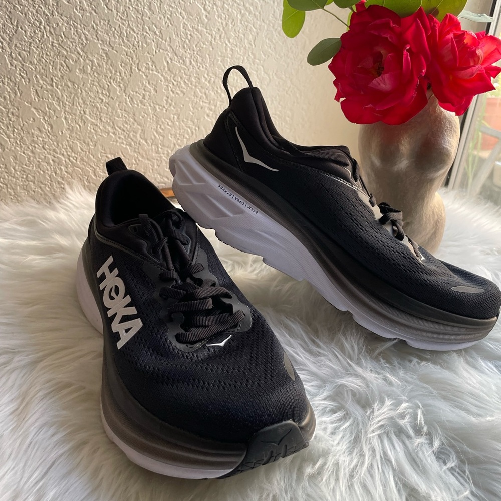 HOKA Bondi 8 - size 7